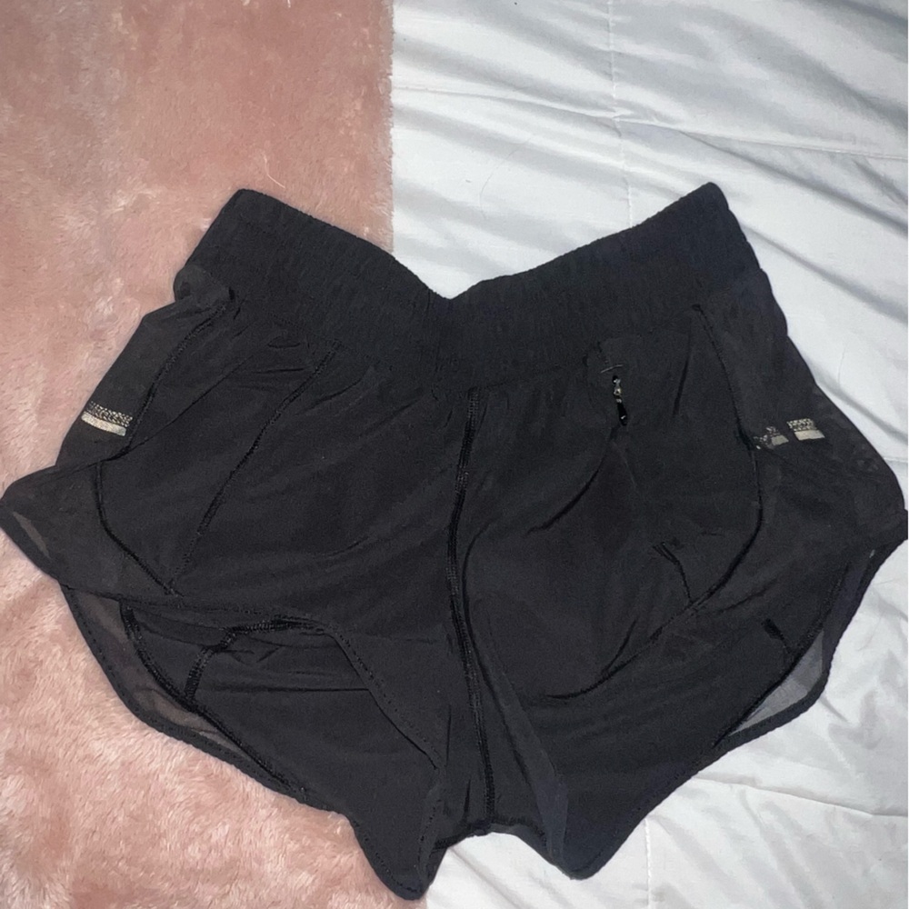 Lululemon Hotty Hot Shorts 2.5” size 4